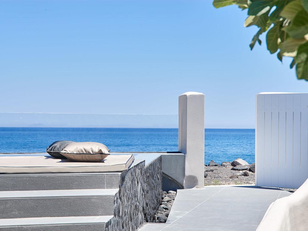 Incognito Beach Villa Santorini Kamari  Exterior photo