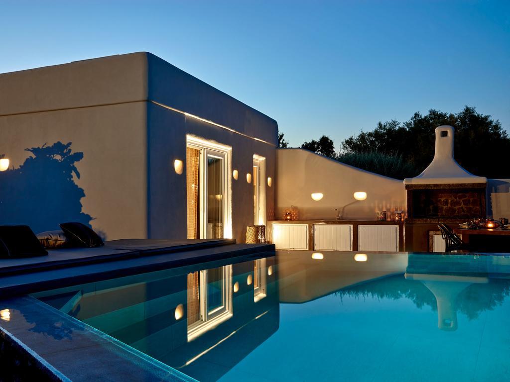 Incognito Beach Villa Santorini Kamari  Exterior photo
