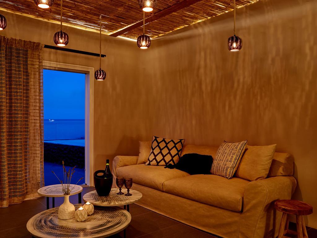 Incognito Beach Villa Santorini Kamari  Exterior photo