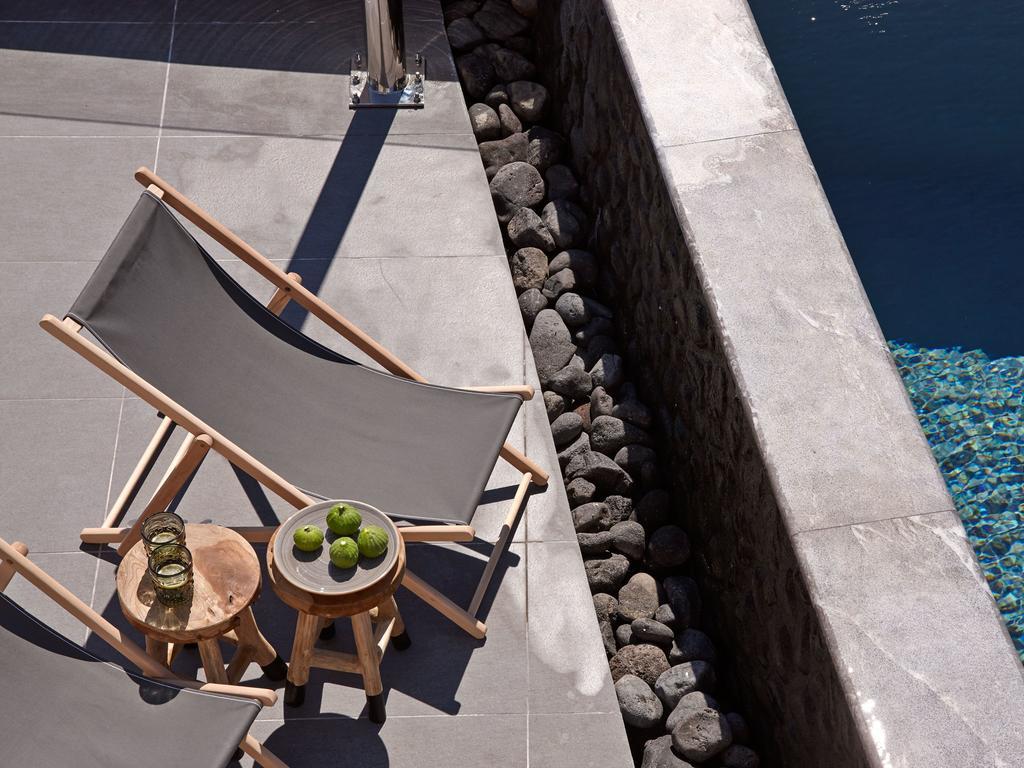 Incognito Beach Villa Santorini Kamari  Exterior photo