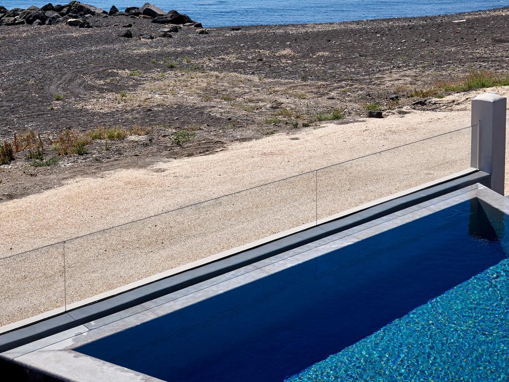 Incognito Beach Villa Santorini Kamari  Exterior photo