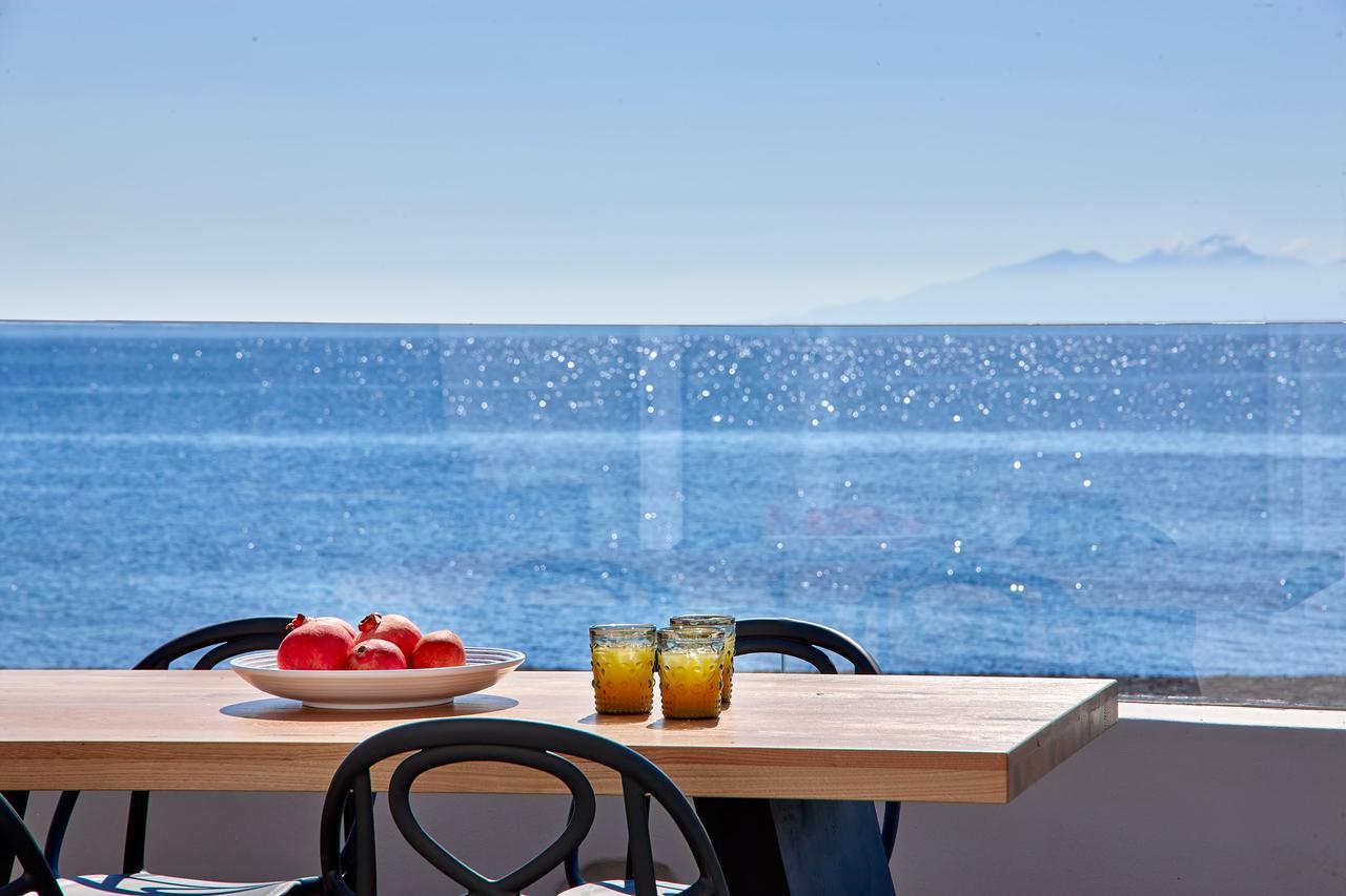 Incognito Beach Villa Santorini Kamari  Exterior photo